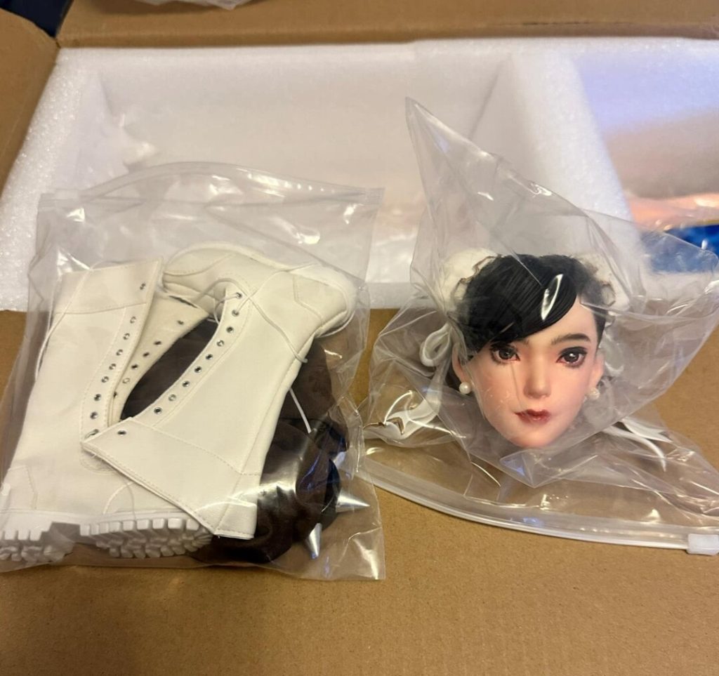 Chun Li nude figure head